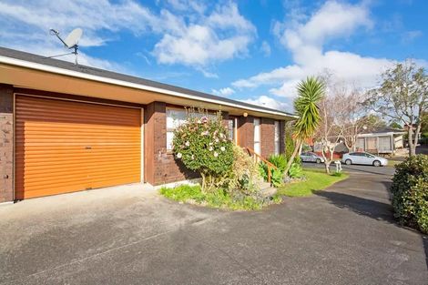 Photo of property in 6a Ballater Place, Highland Park, Auckland, 2010