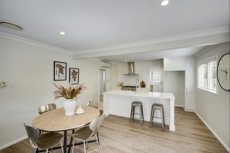 Photo of property in 2 Lovat Street, Havelock North, 4130