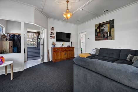 Photo of property in 263 Huatoki Street, Upper Vogeltown, New Plymouth, 4310