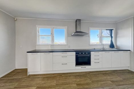 Photo of property in 26-28 Matipo Street, Castlecliff, Whanganui, 4501