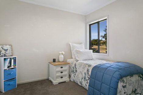 Photo of property in 34 Piro Place, Acacia Bay, Taupo, 3385