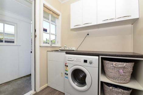 Photo of property in 1 Kohekohe Place, Pukete, Hamilton, 3200