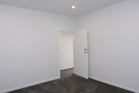 Photo of property in 70 Kelburn Parade, Kelburn, Wellington, 6012