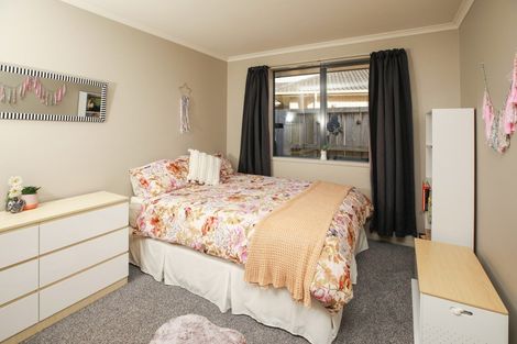 Photo of property in 5 Nobleman Place, Hamilton East, Hamilton, 3216