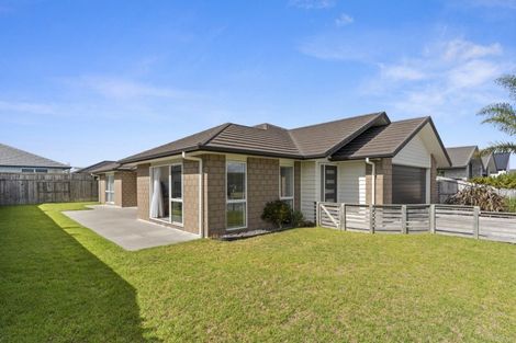 Photo of property in 32 Harding Drive, Papamoa Beach, Papamoa, 3118