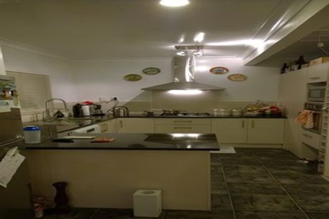 Photo of property in 28 Coles Crescent, Papakura, 2110