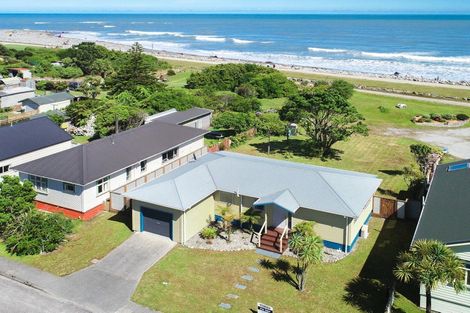 Photo of property in 27 Beach Street, Hokitika, 7810