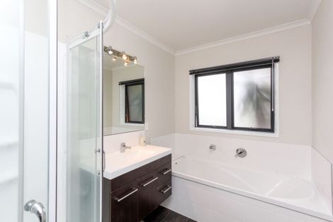 Photo of property in 10b Anderson Way, Highlands Park, New Plymouth, 4312