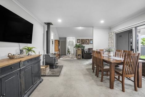 Photo of property in 10 Howard Street, Carterton, 5713