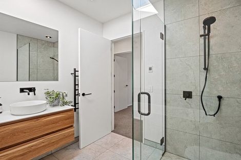 Photo of property in 18 Plough Street, Jacks Point, 9371