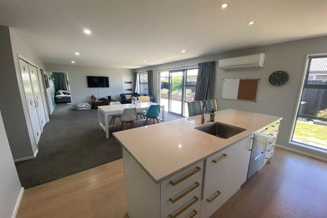 Photo of property in 22 Huntingdon Drive, Rangiora, 7400