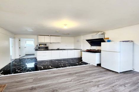 Photo of property in 1/63 Girrahween Drive, Totara Vale, Auckland, 0629