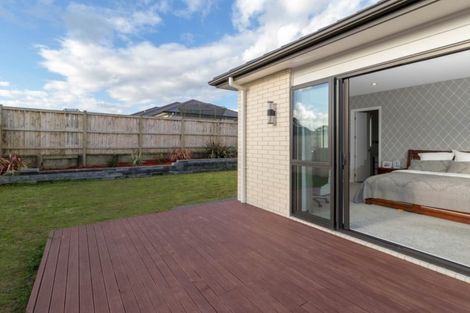 Photo of property in 102 Tapu Road, Huapai, Kumeu, 0810