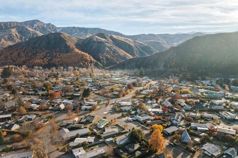 Photo of property in 10 Adamson Drive, Arrowtown, 9302