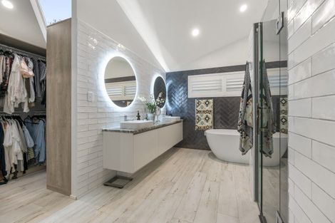 Photo of property in 86 Vipond Road, Stanmore Bay, Whangaparaoa, 0932