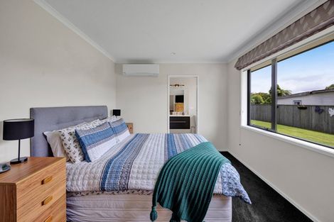 Photo of property in 13 Karaka Street, Merrilands, New Plymouth, 4312