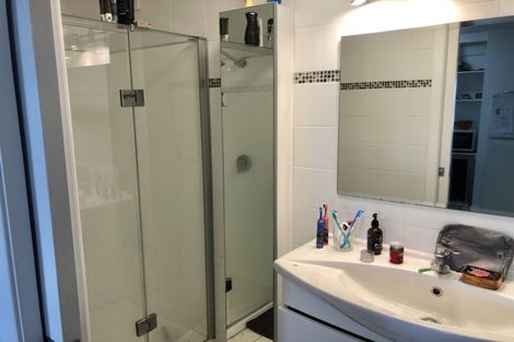 Photo of property in 32 Arama Avenue, Titirangi, Auckland, 0604