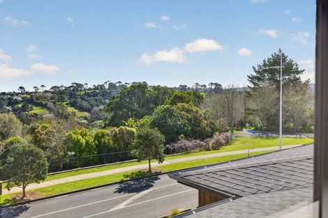 Photo of property in 1 Taku Close, Long Bay, Auckland, 0630
