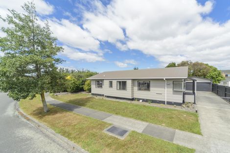 Photo of property in 73 Hillcrest Drive, Kelvin Grove, Palmerston North, 4414