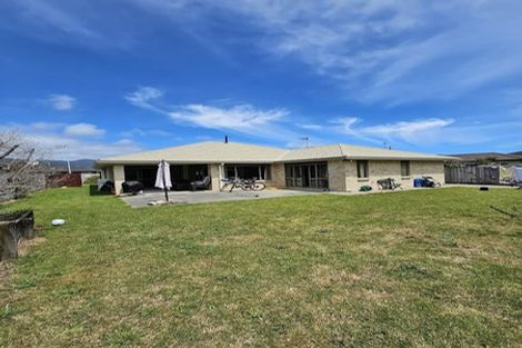 Photo of property in 51 Gandalf Crescent, Paraparaumu, 5032