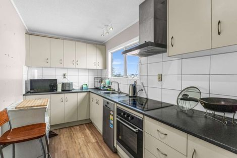 Photo of property in 19 Hollydale Grove, Churton Park, Wellington, 6037