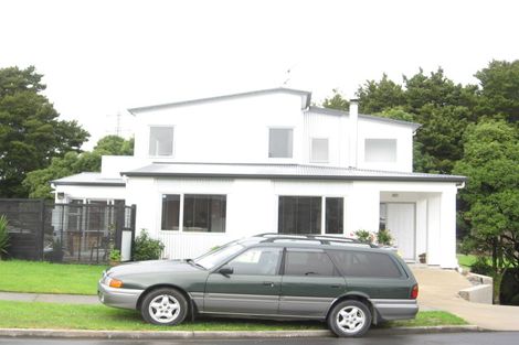 Photo of property in 16 Kumar Place, The Gardens, Auckland, 2105