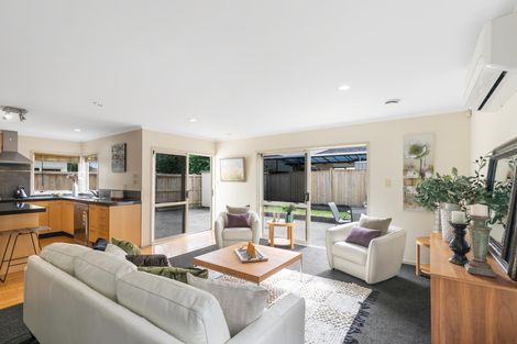 Photo of property in 8 Bezar Place, Flat Bush, Auckland, 2016