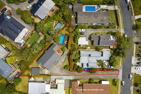 Photo of property in 14 King Richard Place, Browns Bay, Auckland, 0630