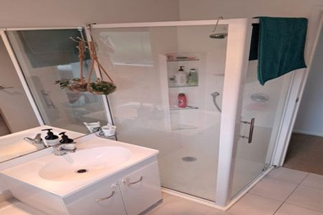 Photo of property in 1/84 Stredwick Drive, Torbay, Auckland, 0630