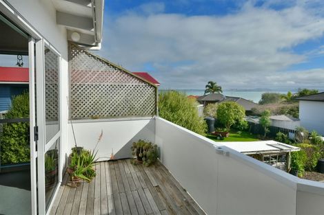 Photo of property in 1300 Whangaparaoa Road, Army Bay, Whangaparaoa, 0930