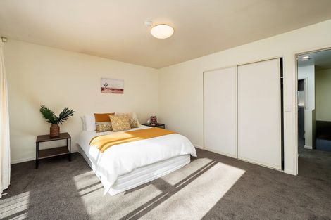 Photo of property in 2/17 Devon Street, Sydenham, Christchurch, 8023