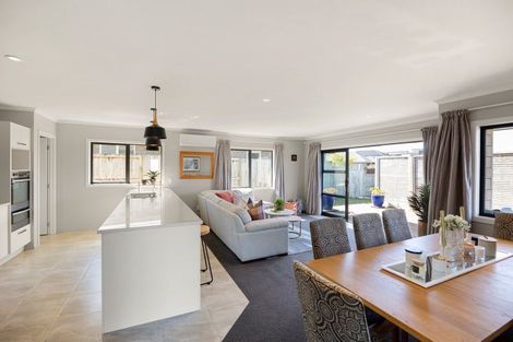 Photo of property in 2 Teatree Close, Huntington, Hamilton, 3210