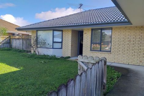 Photo of property in 6 Frank Bunce Grove, Flat Bush, Auckland, 2019