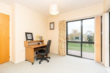 Photo of property in 61 Grosvenor Gardens, Flagstaff, Hamilton, 3210