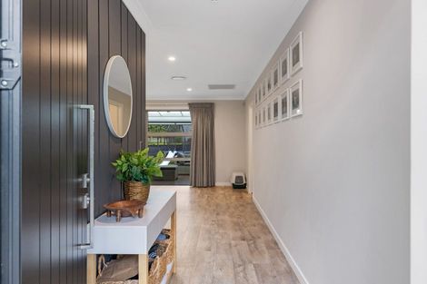 Photo of property in 1 Waimarama Court, Roslyn, Palmerston North, 4414