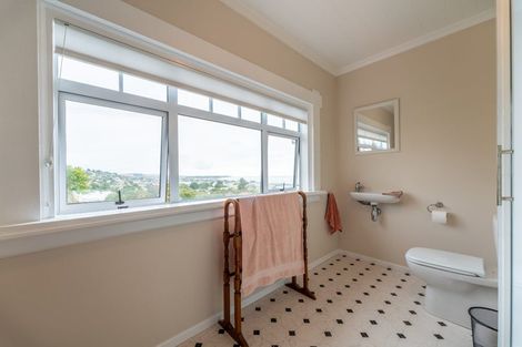 Photo of property in 18 Ure Street, South Hill, Oamaru, 9400