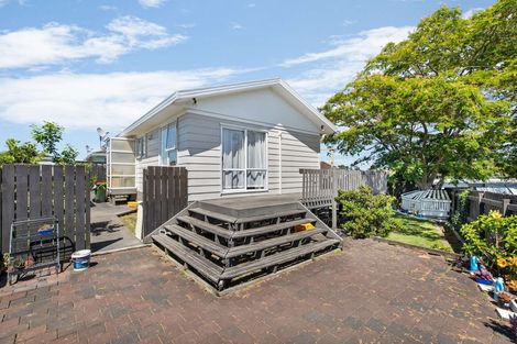 Photo of property in 2/23 Silver Creek Road, Weymouth, Auckland, 2103