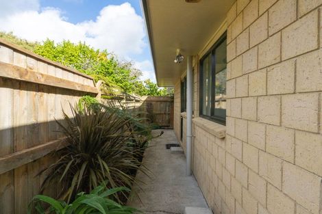 Photo of property in 9 Campbell Grove, Levin, 5510