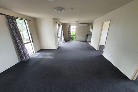 Photo of property in 30 Woodbank Drive, Glen Eden, Auckland, 0602