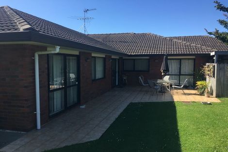 Photo of property in 6 Shankill Place, East Tamaki, Auckland, 2013