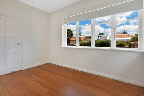 Photo of property in 54 Wainui Avenue, Point Chevalier, Auckland, 1022