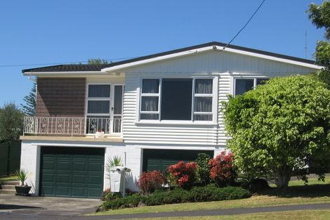 Photo of property in 1/11 Folkestone Street, Murrays Bay, Auckland, 0630