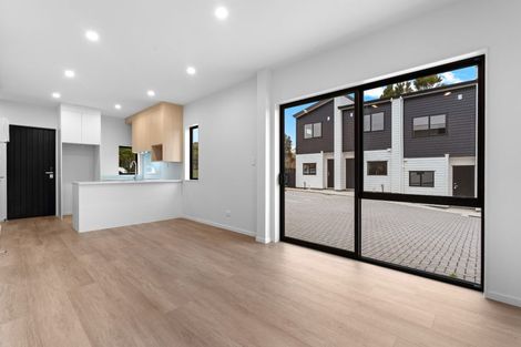 Photo of property in 5/1 Kahikatea Place, Ranui, Auckland, 0612