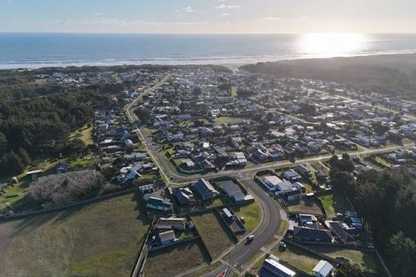 Photo of property in 3 Sandown Avenue, Himatangi Beach, Foxton, 4891