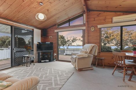 Photo of property in 2/30 Kiwi Esplanade, Mangere Bridge, Auckland, 2022