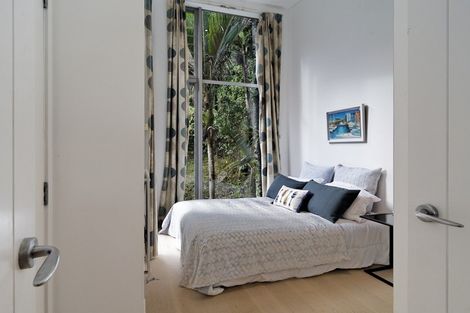 Photo of property in 39 Warner Park Avenue, Laingholm, Auckland, 0604