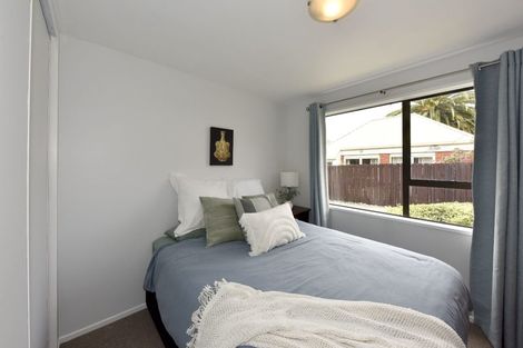 Photo of property in 2/6 Gatonby Place, Avonhead, Christchurch, 8042