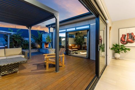 Photo of property in 11 Sumner Terrace, Aotea, Porirua, 5024