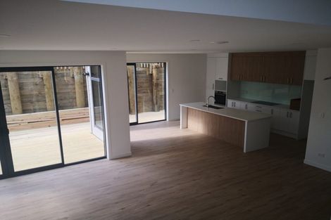 Photo of property in 22c Dallinghoe Crescent, Milford, Auckland, 0620