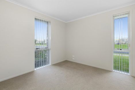 Photo of property in 1 Horokaka Place, Papamoa Beach, Papamoa, 3118